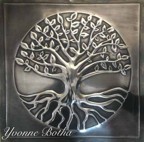 Feuille Aluminium Art, Pewter Embossing, Tin Foil Art, Metal Embossing Art, Pewter Art, Aluminum Foil Art, Egyptian Design, Metal Embossing, Metal Tree Wall Art