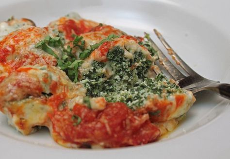 Baked Spinach Dumplings - Malfatti Gratinati (Denise Jones) Spinach Dumplings, Baked Spinach, Easy Tomato Sauce, Crockpot Casserole, Spinach Lasagna, Rustic Italian, European Food, Vegetable Sides, Fabulous Foods