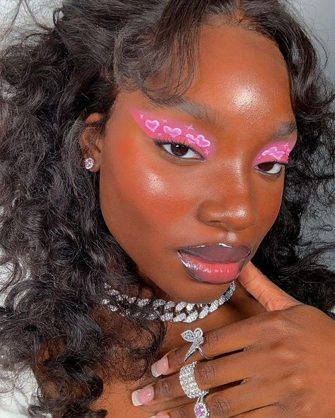 is no Instagram: “airhearts 💕💌✨ happy friday babies! since valentines day is on sunday, here is my valentines look today! inspired by my bestie ofc, @stenss…” Valentine’s Day Eyeshadow, Valentine’s Day Makeup Black Women, Valentines Eyeshadow Look, Valentine’s Day Make Up, Valentines Day Makeup Creative, Valentines Content, Valentine Makeup Looks, Valentines Day Makeup Looks, Maybelline Sky High Mascara