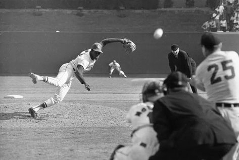 Bob Gibson, Rickey Henderson, Cardinals Game, Busch Stadium, Stl Cardinals, Nationals Baseball, Cardinals Baseball, Vintage Baseball, St Louis Cardinals