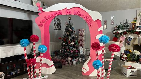 Grinch Display Decorating Ideas, Diy Welcome To Whoville Arch, The Grinch Parade Float Ideas, Whoville Archway Diy, Whoville Inspired Christmas Decor, Parade Float Decorations Diy, Welcome To Whoville Arch, Whoville Float Ideas, Grinch Christmas Office Decor