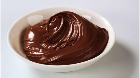 Chocolate butter is the new Nutella and we'll show you how to make it Flavored Butter Recipes, Flavored Butter, Chocolate Spread, Chocolate Butter, Strawberry Dip, Chocolate Brands, Angel Food Cake, Chocolate Frosting, Butter Recipe