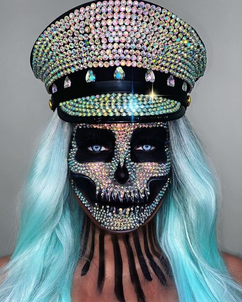 Creepy Love, Rhinestone Halloween, Horror Make-up, Barbie Halloween, Horror Makeup, Celebrity Halloween Costumes, Skull Mask, Sfx Makeup, Halloween Makeup Looks