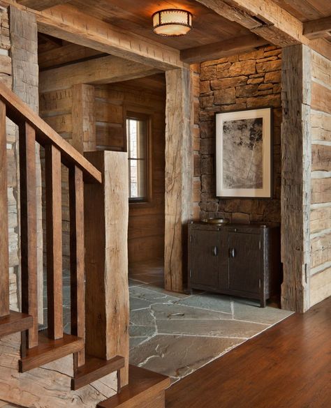 Colorado Cabin Interior, Mountain Cabin Interior Design, Woodsy House Interior, Rustic Mountain Homes Interior, Cabin Staircase, Old Cabin Interior, Rustic Log Cabin Interior, Montana Interior Design, Lodge Interior Design