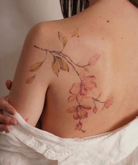 20 Impressive Botanical Tattoo Designs to Get Inspire No Black Tattoo, Soft Color Tattoo, Back Shoulder Flower Tattoo, Flowers On Back Tattoo, Color Back Tattoo, Botanical Back Tattoo, Botanical Tattoo Vintage, Bougainvillea Tattoo, Dragon Back Tattoos