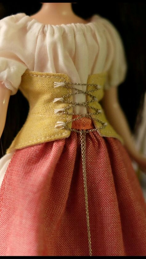 Dress from the victorian era Easy Doll Dress Pattern, Victorian Doll Clothes Patterns, Homemade Doll Clothes, Ooak Doll Clothes, Doll Corset Pattern, Barbie Clothing Patterns, Bjd Dress Pattern, How To Make Doll Dress, How To Make Clothes For Dolls