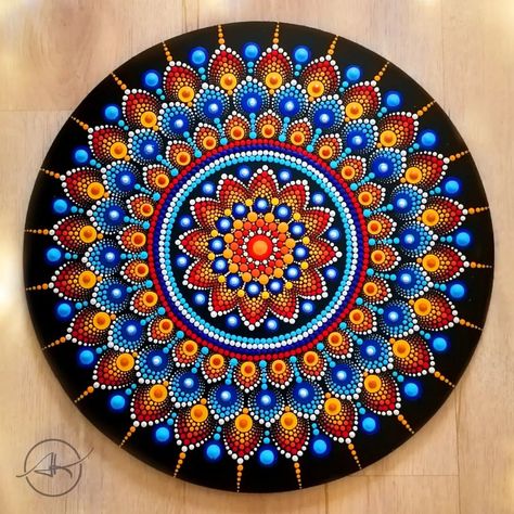 Dot Mandala Painting, Dotted Drawings, Mandala Dotting, Easy Mandala Drawing, Clock Painting, Persian Art Painting, Mandala Rock Art, Mandala Art Therapy, Mandala Design Pattern