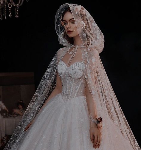 Wedding Dress Fairytale, Fairytale Wedding Dress, Wedding Dress Romantic, Romantic Wedding Dress, Unique Wedding Dresses, Simple Wedding Dress, Fairy Tale Wedding Dress, Dresses Unique, Celestial Wedding