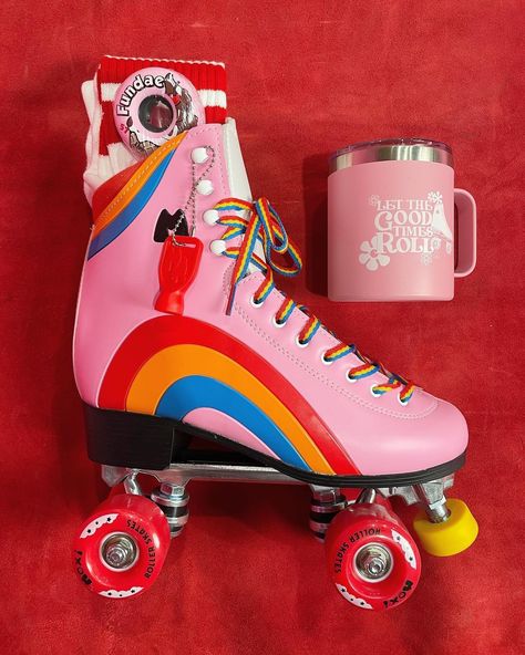 MOXI ROLLER SKATES on Instagram: “Fall in love with skating with Rainbow Riders! 😍🛼❤️🌈 This photo holds a great essentials starter pack for a new skater: 💗Rainbow Rider…” Rainbow Roller Skates, Mangle Aesthetic, Moxi Roller Skates, Roller Skating Outfits, Roller Derby Skates, Rich Women, Skating Outfits, Images And Words, Roller Derby