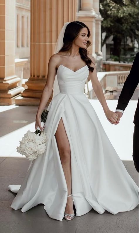 Plain Wedding Dress, Classy Wedding Dress, Pretty Wedding Dresses, Fancy Wedding Dresses, Cute Wedding Dress, Dream Wedding Ideas Dresses, Classy Wedding, Pretty Wedding, Elegant Wedding Dress