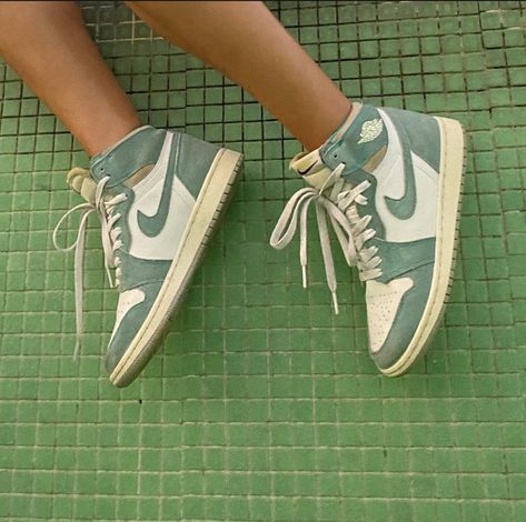 Green Air Jordans, Jordan 1 Aesthetic, Jordan 1 Retro High Turbo Green, Jordans Aesthetic, Sage Aesthetic, Sage Green Aesthetic, Turbo Green, Green Jordans, Jordans Outfit