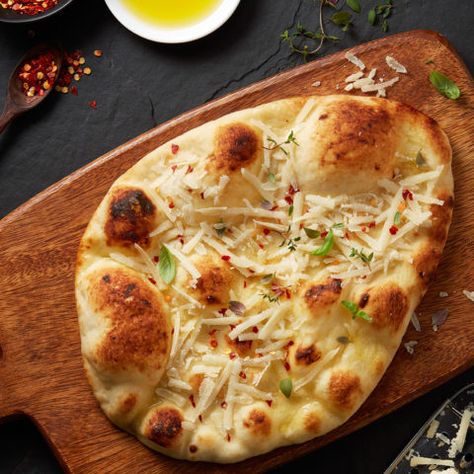 Warm Naan Topped with Olive Oil and Cheese Sundried Tomato Pizza, Cranberry Pecan Brie, Naan Flatbread Recipes, Pecan Brie, Naan Recipes, Flatbread Toppings, Naan Flatbread, Veggie Kabobs, Tomato Pizza