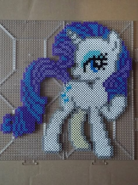 Rarity Unicorn Cross Stitch Pattern, Pearl Beads Pattern, Easy Perler Beads Ideas, Fuse Bead Patterns, Pony Bead Patterns, Perler Bead Templates, Diy Perler Bead Crafts, Diy Perler Beads, Melting Beads