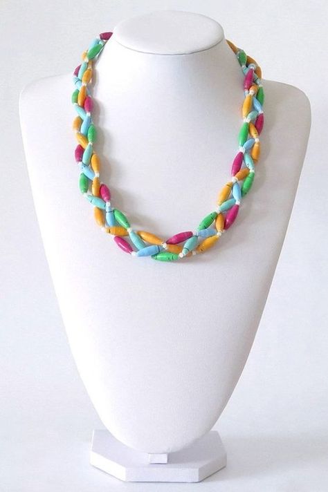 Paper Beads Jewelry, Paper Bead Necklace, Paper Necklace, Arte Quilling, Paper Beads Necklace, Paper Quilling Jewelry, Inexpensive Crafts, Paper Jewellery, Quilled Jewellery