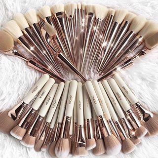 Makeup Brushes Guide, Iconic London, Makeup Blogger, Makeup Forever, Gold Set, Makeup Addict, Beauty Blogger, Makeup Lover, Makeup Brushes