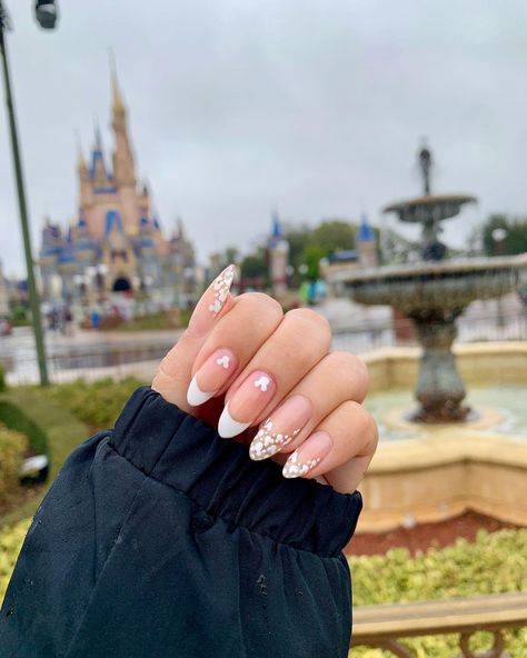 Disneyland Almond Nails, Simple Disney Nails Almond Shape, French Ombre Disney Nails, White Disney Nails Acrylic, Disney French Tip Nails Almond, Magic Kingdom Nail Ideas, Disney World Nails Acrylic Almond, Disney Nails Short Almond, Almond Disney Nails Designs