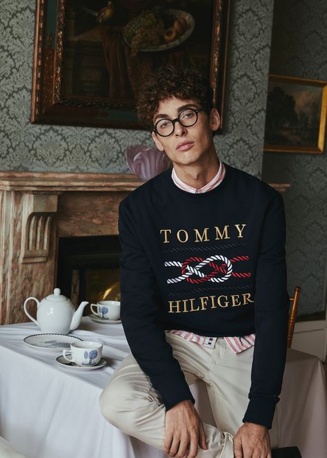 Tommy Hilfiger Aesthetic Men, Tommy Hilfiger Men Outfits, Tommy Hilfiger Outfits Men, Tommy Hilfiger Aesthetic, Polo Tommy Hilfiger Men, Photograph Reference, Tommy Hilfiger Tshirt Men, Preppy Guys, Tommy Hilfiger Outfits