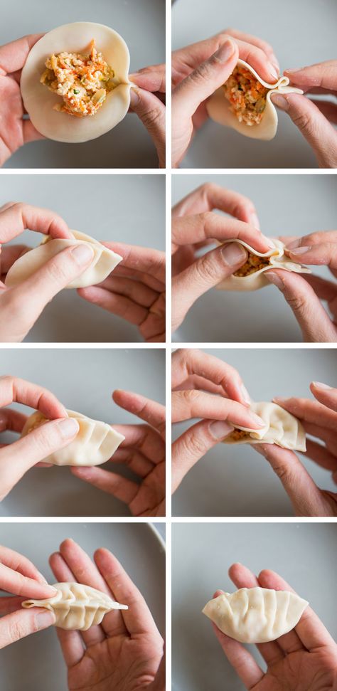 Kimchi Dumplings Recipe, Kimchi Ravioli, How To Fold Dumplings, Dumplings Folding, Dumpling Folds, Folding Dumplings, Dumpling Folding, Tofu And Kimchi, Fold Dumplings