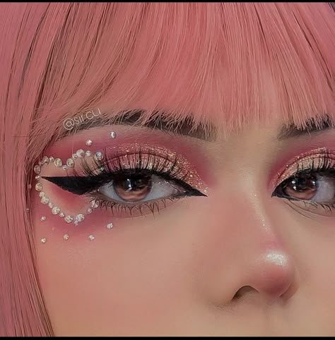 Rave Makeup With Gems, Pink Concert Makeup Ideas, Fun Makeup With Gems, Creative Pink Makeup, Sylveon Makeup, Pink Circus Aesthetic, Pink Concert Makeup, Unique Makeup Looks Fun, Graphic Liner Makeup Looks