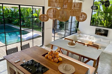 The Young Villas Canggu: Fast Wifi & Private Pool - Villas for Rent in Kuta Utara, Bali, Indonesia - Airbnb Bali Style Home, Modern Villas, Bali House, Canggu Bali, Tropical House, King Bedroom, Luxurious Bedrooms, House Inspo, Dream Home Design