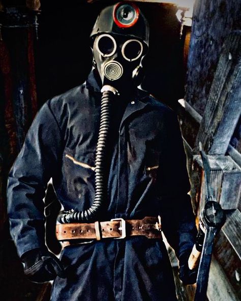 Harry Warden Fanart, Slasher Fanart, Harry Warden, Masked People, Horror Killers, Duck Mask, Frowny Face, Fallout Fan Art, Pink Sweets