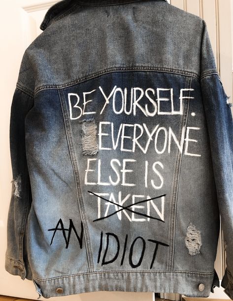 Hand Paint Denim Jacket, Painted Jeans Jacket Diy Ideas, Denim Jacket Painted Men, Demin Jacket Painting, Denim Jacket Remake, Diy Jacket Ideas, Custom Jacket Paint, Diy Denim Jacket Paint Ideas, Custom Denim Jacket Paint