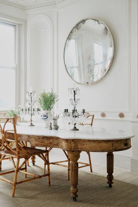 Marble Bistro Table, Victorian Apartment, Modern Style Furniture, London House, London Apartment, Wood And Marble, Marble Dining, Amazing Spaces, Long Shot