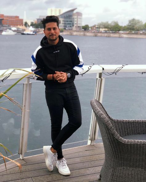 Kuldeep Yadav ÇÅ🏏 Kuldeep Yadav, Anushka Sharma And Virat, Indian Cricketers, Cricket Quotes, Cricket Lover, Virat Kohli Instagram, Cricket (sports), English Summer, India Cricket Team