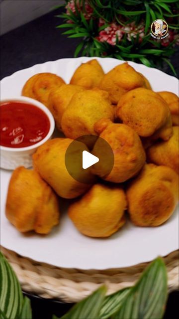 Aloo Vada Recipe, Aloo Bonda Recipe, Batata Vada Recipe, Hyderabadi Food, Hyderabadi Cuisine, Batata Vada, Carom Seeds, Ginger Garlic Paste, Mustard Seeds