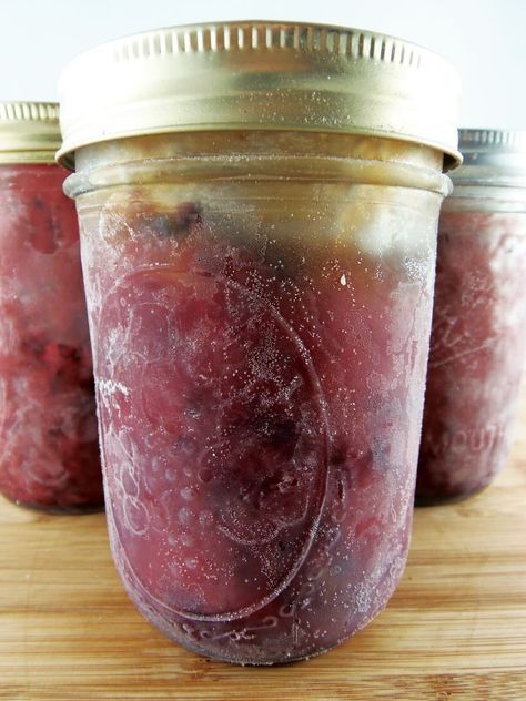 Homemade Freezer Jam in 30 Minutes or Less Plum Freezer Jam, Blueberry Freezer Jam, Fruit Jam Recipes, Plum Jam Recipes, Freezing Fruit, Freezing Vegetables, Freezer Jam Recipes, Pear Butter, Pear Jam