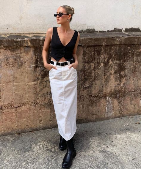 White Jeans Skirt Outfit, Denim Maxi Skirt Outfit Summer, Long White Denim Skirt, White Jean Skirt Outfit, White Denim Skirt Outfit, Denim Maxi Skirt Outfit, Long Denim Skirt Outfit, Waistcoat Style, Midi Skirt White