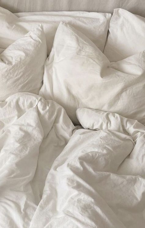 Comfy Sheets Aesthetic, Soft Things Aesthetic, Sleep Vision Board Aesthetic, Relaxing In Bed Aesthetic, Get Enough Sleep Aesthetic, Sleep Aethstetic, Sleep Asthetic Picture, Clean Sheets Aesthetic, Clean Bed Aesthetic