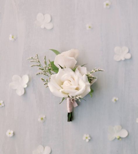 White Floral Bout Wedding Groomsman Boutonniere White, Groom Boutonniere White Rose, Groom Boutonniere White Peony, White Rose Buttonhole Groom Boutonniere, Ivory Buttonhole, White Buttonhole, Groomsmen Buttonholes, White Rose Boutonniere, White Boutonniere