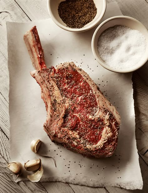 Beef Photography, Steak Photography, Meat Food Styling, Meat Photo, Meat Photography, Rustic Food Photography, Meat Store, Tomahawk Steak, Cooking The Perfect Steak