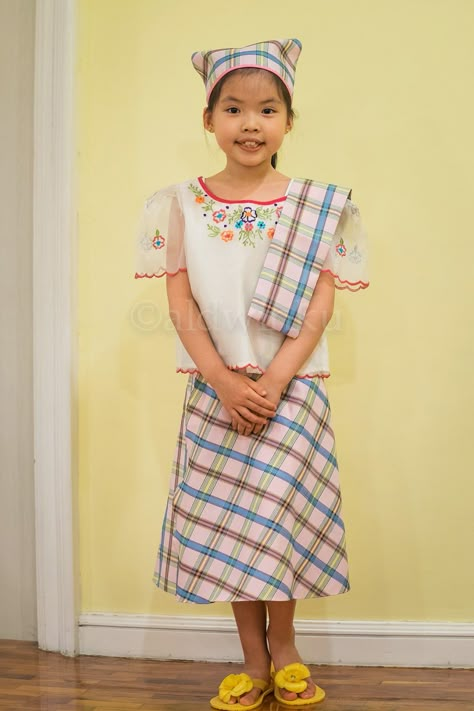 My Mom-Friday: Kid-Style: Best in Filipiniana 2014 Barot Saya Modern, Diy Filipiniana Costume, Kimona Filipino Dress, Barot Saya Traditional Dresses, Filipino Traditional Clothing Women, Filipiniana Costume, Philippine Costume, Filipino Costume, Filipino Traditional Clothing