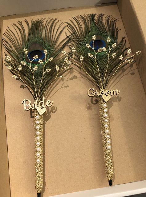 Nikah Pen Design, Nikkah Pen Ideas, Nikah Pen Diy, Nikah Pen Decoration Ideas, Nikkah Pen With Name, Doodh Pilai Glass Ideas, Team Bride Logo, Pakistani Mehndi Decor, Shaadi Ka Ghar