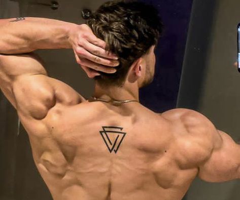 Tattoo Muscle Men, Small Upper Back Tattoo Men, Gym Tattoos For Men, Gym Tattoo Ideas For Men, Spine Tattoos For Men, Husband Energy, Gym Tattoo Ideas, Bodybuilding Tattoo, Gym Tattoo