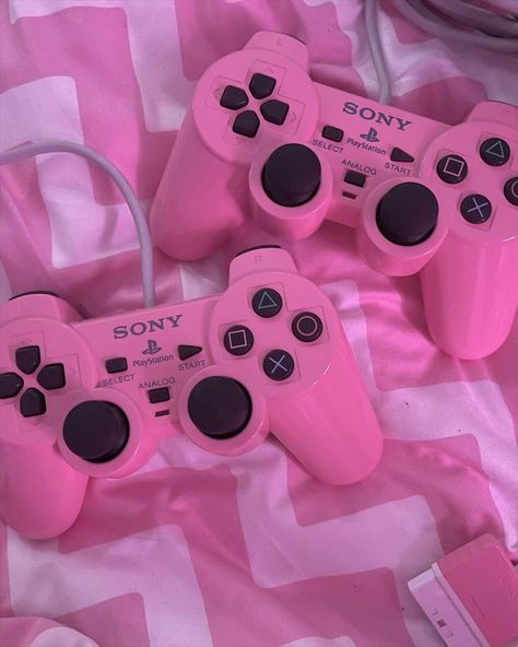 Pink Videogame Aesthetic, Girly Video Game Aesthetic, Pink Nintendo Aesthetic, Pink Video Game Aesthetic, Pink Tech Aesthetic, Playstation 2 Aesthetic, Pink Gaming Aesthetic, Pink Gamer Aesthetic, Pink Game Controller