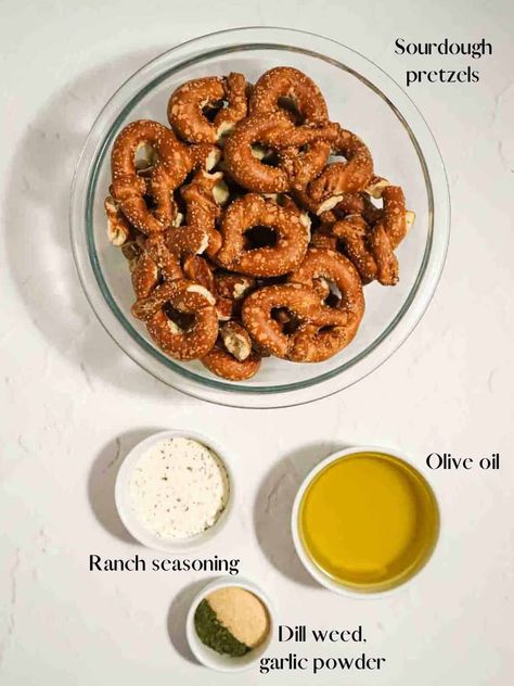 These garlic ranch pretzels are one of my favorite seasoned pretzel recipes. They're made with simple ingredients like ranch seasoning, garlic powder, dill weed, and olive oil, and have a delicious flavor. You have to make this addicting snack for your next party or as school snacks for kids! Garlic Ranch Pretzels, Ranch Pretzels, Seasoned Pretzels, Pretzel Recipes, Garlic Ranch, Butter Pretzels, Pretzel Recipe, School Snacks For Kids, Pretzels Recipe