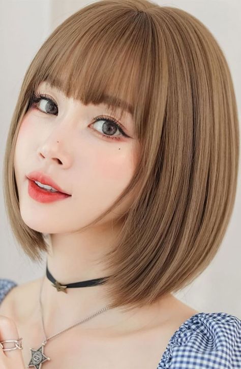 Layered Long Bob, Bangs Korean, Korean Short Haircut, Korean Haircut, Chic Short Hair, Korean Short Hair, Blonde Hair With Bangs, Cool Short Hairstyles, Asian Short Hair