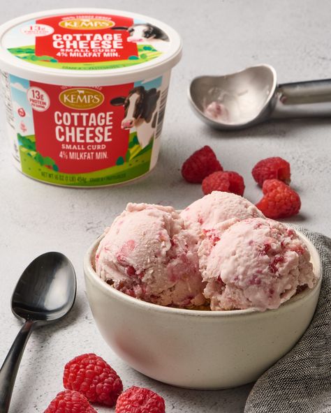 Raspberry Cheesecake Cottage Cheese Ice Cream - Kemps Cheesecake Cottage Cheese, Cottage Cheesecake, Cheesecake Ice Cream Recipe, Cottage Cheese Ice Cream, Cheese Ice Cream, Cheesecake Ice Cream, Raspberry Preserves, Cottage Cheese Recipes, Calorie Recipes