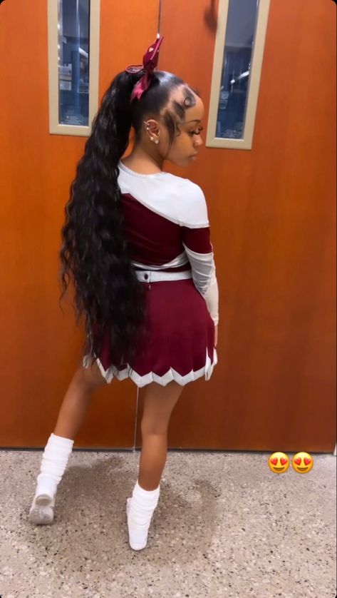 Cheer Hairstyles With Braids, Cheerleader Hairstyles, Black Cheerleaders, Cheer Extreme, Diy Summer Clothes, Cute Cheer Pictures, Cheer Athletics, Cheer Poses, Cheerleading Hairstyles