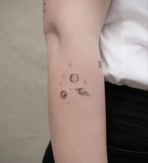 Planets Tattoos, Tattoos Space, Saturn Tattoo, Universe Tattoo, Planet Tattoos, Galaxy Tattoo, Small Pretty Tattoos, Space Tattoo, Different Tattoos