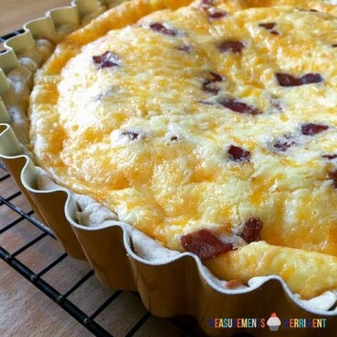 Fluffy Quiche, Egg Bakes, Bacon And Cheese Quiche, Brunch Parties, Quiche Lorraine Recipe, Alfredo Sauce Recipe Homemade, Breakfast Quiche Recipes, Quiche Recipes Easy, Quiche Dish