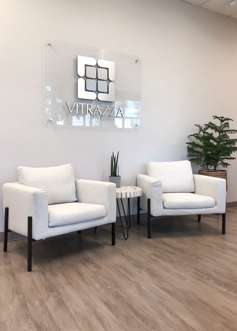 Waiting Area Interior Design Office, Small Lobby Ideas, Reception Decorations Office, Corporate Lobby Design, Small Office Lobby Design Waiting Area, School Lobby Decorating Ideas, Waiting Area Ideas Office, Reception Office Ideas, Office Entrance Design Entryway