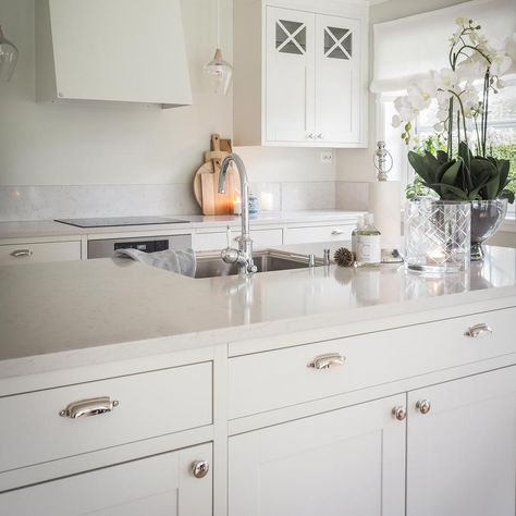 Bespoke Silestone White Marble Quartz Worktop White Marble Quartz, Silestone Quartz Countertops, Quartz Worktop, White Marble Kitchen, Kitchen Surfaces, Marble Quartz, Stone Surface, Kitchen Marble, Marble Effect