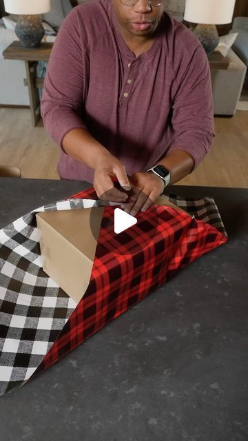 How To Wrap A Shoe Box Gift, How To Wrap A Big Box Gift, Big Box Gift Wrapping Ideas, Wrapping Hacks, Creative Wrapping, Gifts Wrapping, Gifts Wrapping Diy, Creative Gift Wrapping, Problem Solved