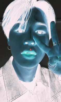 Stare At The Red Dot, Funny Optical Illusions, What Is Kpop, Eye Tricks, Bts Eyes, Cool Illusions, Cool Optical Illusions, Bts Concept Photo, Memes Bts