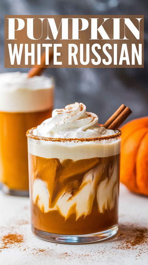 Pumpkin White Russian cocktail in a glass, topped with whipped cream and a sprinkle of pumpkin spice. A perfect fall drink that combines the flavors of Kahlua and pumpkin spice. Ideal for Thanksgiving drinks, cozy nights, and fans of pumpkin spice White Russian recipes. #FallDrinksAlcohol #SpicedCocktail #KahluaRecipes Thanksgiving Drink Menu, Alcohol Drinks For A Party, Drinks With Kahlua, Fall Alcohol Drinks, Whiskey Chai, Pumpkin White Russian Recipe, Pumpkin White Russian, Easy Fall Drinks, Russian Cocktails