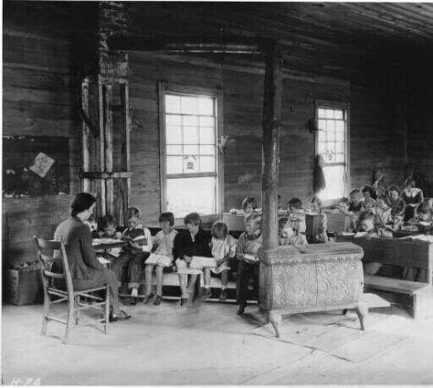 Early 1900's Kentucky One Room Schoolhouse, Tennessee Valley Authority, Appalachian People, Old School House, Wilde Westen, Quality Education, School House, Vintage School, East Tennessee